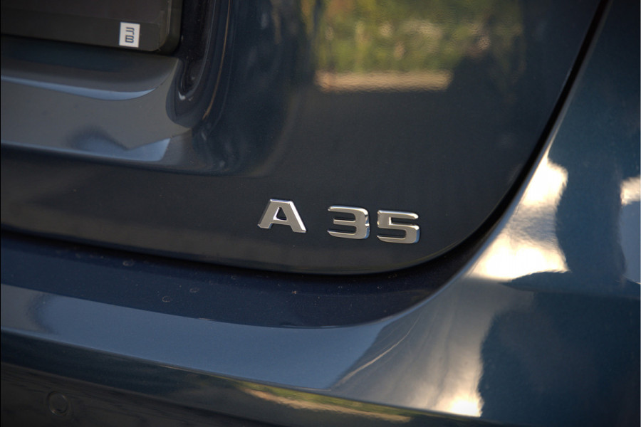 Mercedes-Benz A-Klasse AMG 35 4MATIC | Panoramadak | Burmester | Stoelverwarming | Keyless | Aero pack | Adaptive Cruise Control | Ambiance verlichting | Camera | Driving Assistant | DAB | LED