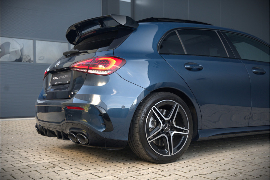 Mercedes-Benz A-Klasse AMG 35 4MATIC | Panoramadak | Burmester | Stoelverwarming | Keyless | Aero pack | Adaptive Cruise Control | Ambiance verlichting | Camera | Driving Assistant | DAB | LED