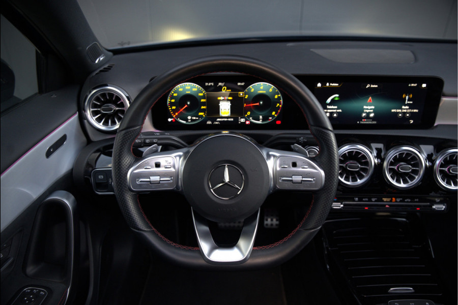 Mercedes-Benz A-Klasse AMG 35 4MATIC | Panoramadak | Burmester | Stoelverwarming | Keyless | Aero pack | Adaptive Cruise Control | Ambiance verlichting | Camera | Driving Assistant | DAB | LED