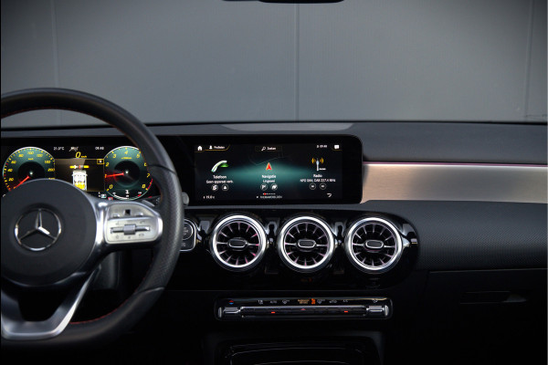 Mercedes-Benz A-Klasse AMG 35 4MATIC | Panoramadak | Burmester | Stoelverwarming | Keyless | Aero pack | Adaptive Cruise Control | Ambiance verlichting | Camera | Driving Assistant | DAB | LED