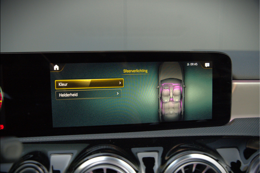 Mercedes-Benz A-Klasse AMG 35 4MATIC | Panoramadak | Burmester | Stoelverwarming | Keyless | Aero pack | Adaptive Cruise Control | Ambiance verlichting | Camera | Driving Assistant | DAB | LED