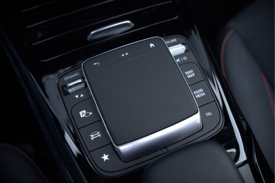 Mercedes-Benz A-Klasse AMG 35 4MATIC | Panoramadak | Burmester | Stoelverwarming | Keyless | Aero pack | Adaptive Cruise Control | Ambiance verlichting | Camera | Driving Assistant | DAB | LED