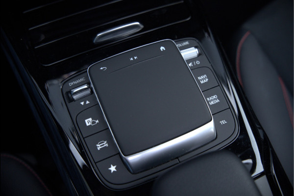 Mercedes-Benz A-Klasse AMG 35 4MATIC | Panoramadak | Burmester | Stoelverwarming | Keyless | Aero pack | Adaptive Cruise Control | Ambiance verlichting | Camera | Driving Assistant | DAB | LED