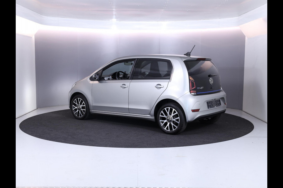Volkswagen e-Up! e-up! Style 83 pk | Navigatie via App | Autom. airco | Cruise control | Parkeersensoren achter | Achteruitrijcamera | Stoelverwarming |