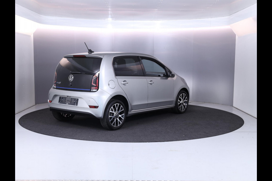 Volkswagen e-Up! e-up! Style 83 pk | Navigatie via App | Autom. airco | Cruise control | Parkeersensoren achter | Achteruitrijcamera | Stoelverwarming |
