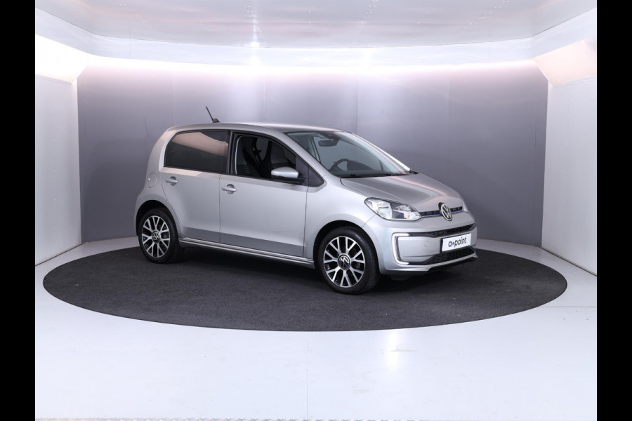 Volkswagen e-Up! e-up! Style 83 pk | Navigatie via App | Autom. airco | Cruise control | Parkeersensoren achter | Achteruitrijcamera | Stoelverwarming |