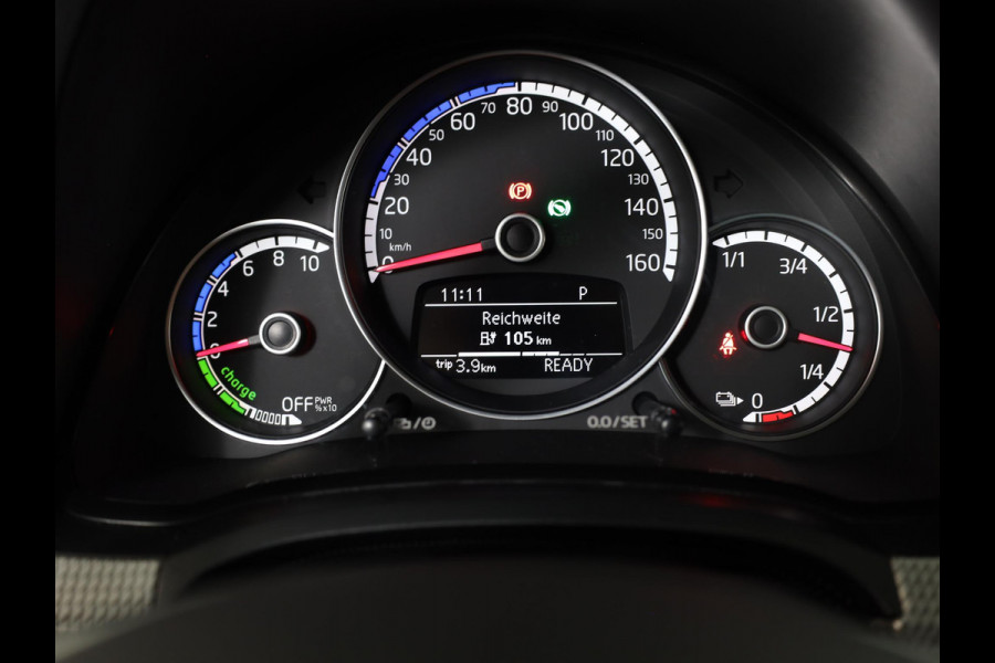 Volkswagen e-Up! e-up! Style 83 pk | Navigatie via App | Autom. airco | Cruise control | Parkeersensoren achter | Achteruitrijcamera | Stoelverwarming |