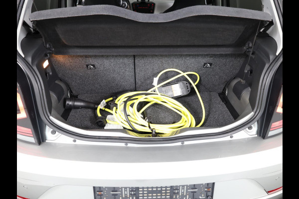 Volkswagen e-Up! e-up! Style 83 pk | Navigatie via App | Autom. airco | Cruise control | Parkeersensoren achter | Achteruitrijcamera | Stoelverwarming |