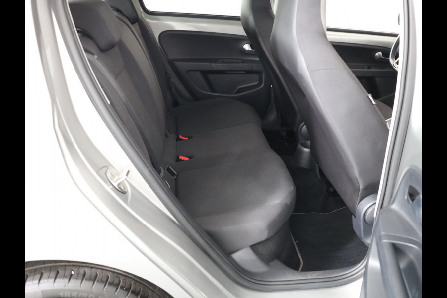Volkswagen e-Up! e-up! Style 83 pk | Navigatie via App | Autom. airco | Cruise control | Parkeersensoren achter | Achteruitrijcamera | Stoelverwarming |