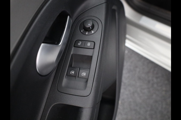 Volkswagen e-Up! e-up! Style 83 pk | Navigatie via App | Autom. airco | Cruise control | Parkeersensoren achter | Achteruitrijcamera | Stoelverwarming |