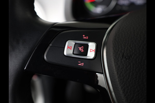 Volkswagen e-Up! e-up! Style 83 pk | Navigatie via App | Autom. airco | Cruise control | Parkeersensoren achter | Achteruitrijcamera | Stoelverwarming |