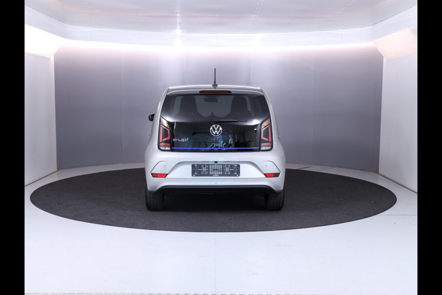 Volkswagen e-Up! e-up! Style 83 pk | Navigatie via App | Autom. airco | Cruise control | Parkeersensoren achter | Achteruitrijcamera | Stoelverwarming |