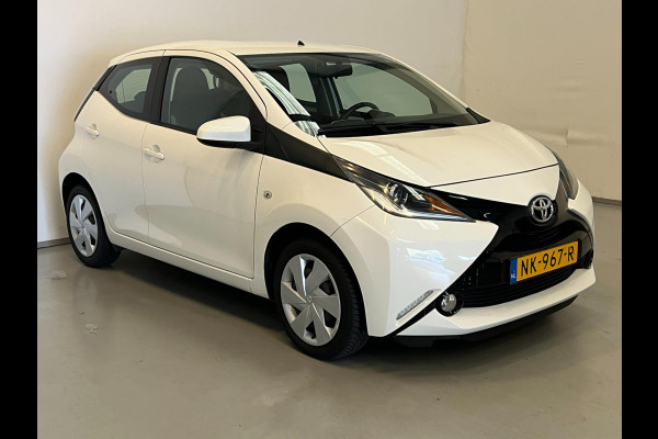 Toyota Aygo 1.0 VVT-i X-Play / NL-auto / Camera / Bluetooth