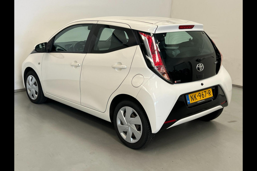 Toyota Aygo 1.0 VVT-i X-Play / NL-auto / Camera / Bluetooth