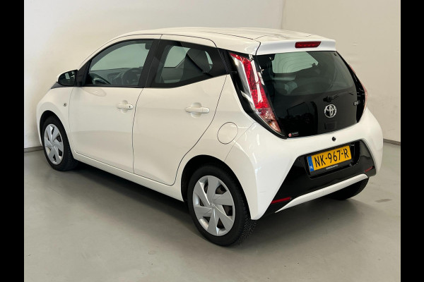 Toyota Aygo 1.0 VVT-i X-Play / NL-auto / Camera / Bluetooth