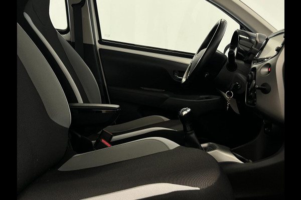 Toyota Aygo 1.0 VVT-i X-Play / NL-auto / Camera / Bluetooth