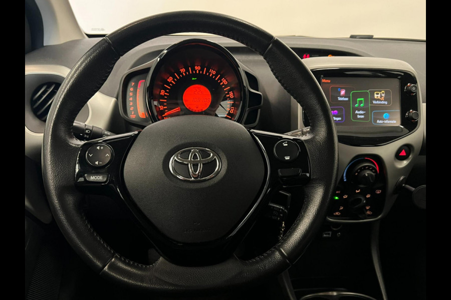 Toyota Aygo 1.0 VVT-i X-Play / NL-auto / Camera / Bluetooth