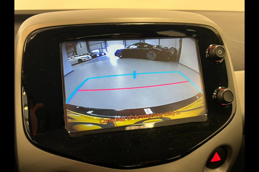 Toyota Aygo 1.0 VVT-i X-Play / NL-auto / Camera / Bluetooth