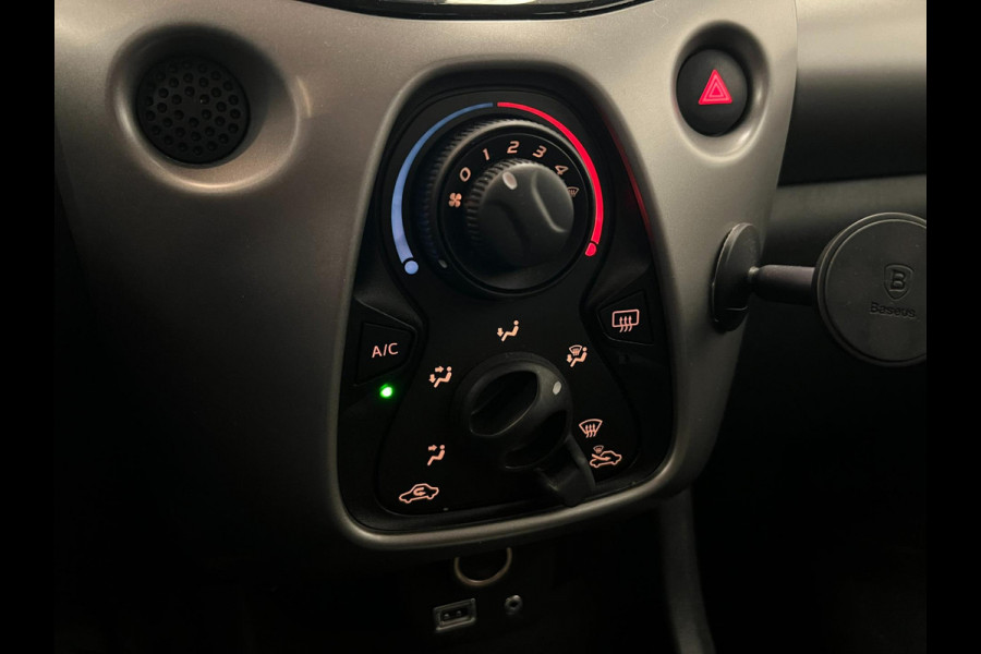 Toyota Aygo 1.0 VVT-i X-Play / NL-auto / Camera / Bluetooth