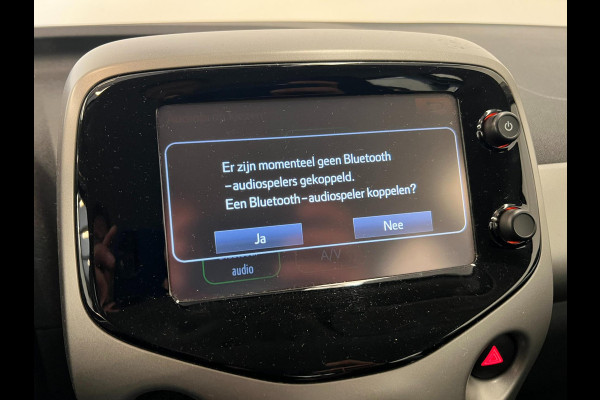 Toyota Aygo 1.0 VVT-i X-Play / NL-auto / Camera / Bluetooth