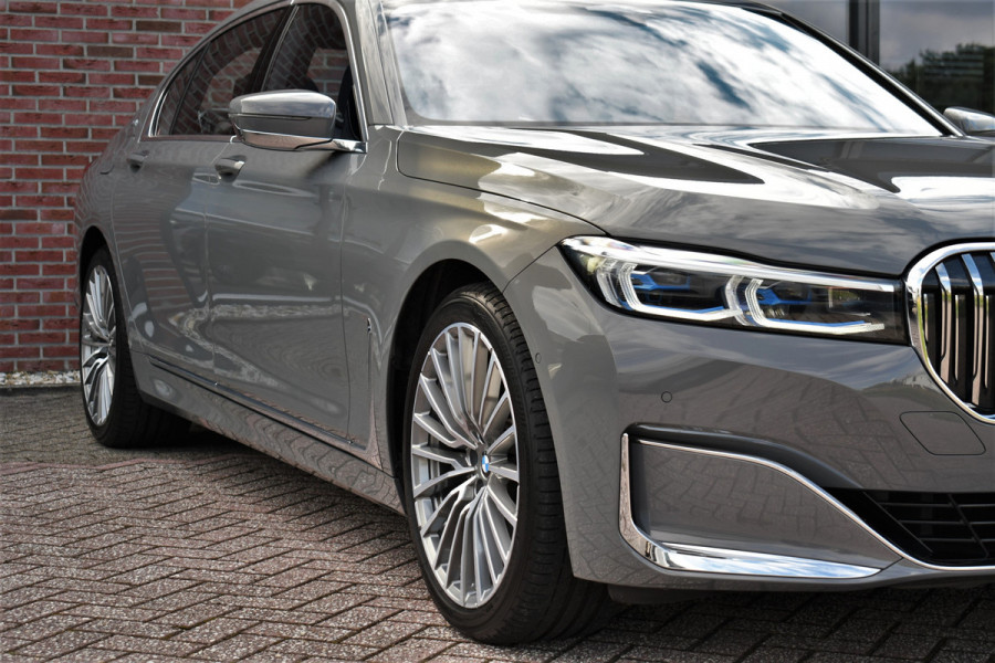 BMW 7 Serie M760Li xDrive 6.6 V12 | NL-auto | Bernina-grau | NP 262K | LCI