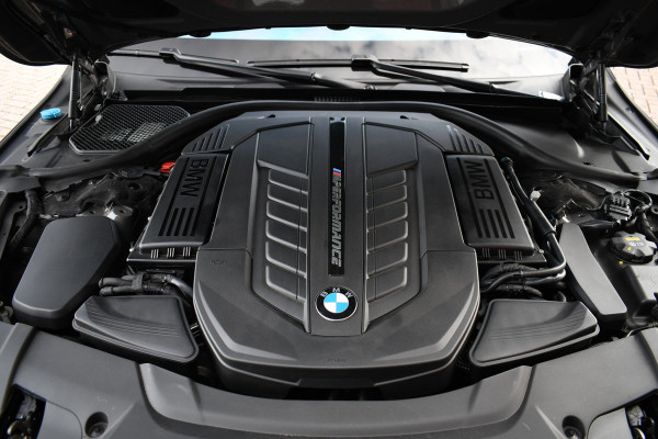 BMW 7 Serie M760Li xDrive 6.6 V12 | NL-auto | Bernina-grau | NP 262K | LCI