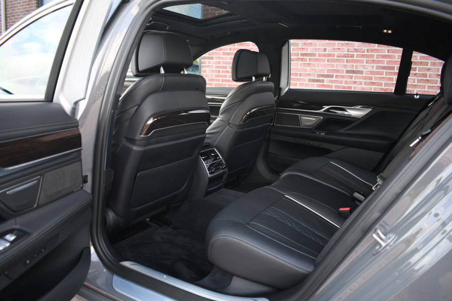 BMW 7 Serie M760Li xDrive 6.6 V12 | NL-auto | Bernina-grau | NP 262K | LCI