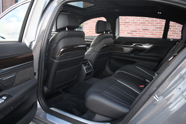 BMW 7 Serie M760Li xDrive 6.6 V12 | NL-auto | Bernina-grau | NP 262K | LCI