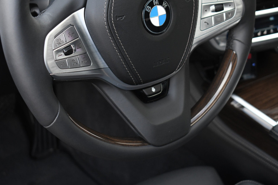 BMW 7 Serie M760Li xDrive 6.6 V12 | NL-auto | Bernina-grau | NP 262K | LCI