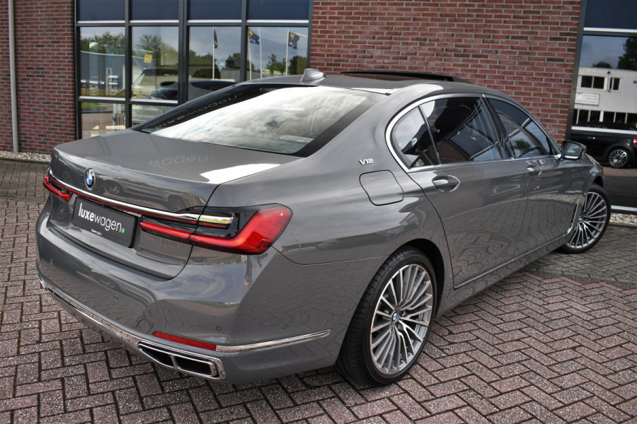 BMW 7 Serie M760Li xDrive 6.6 V12 | NL-auto | Bernina-grau | NP 262K | LCI