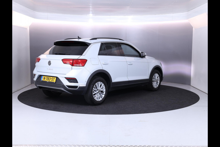 Volkswagen T-Roc 1.0 TSI Style 110 pk | Navigatie via App | Parkeersensoren (Park assist) | Adaptieve cruise control | Elektr. achterklep |
