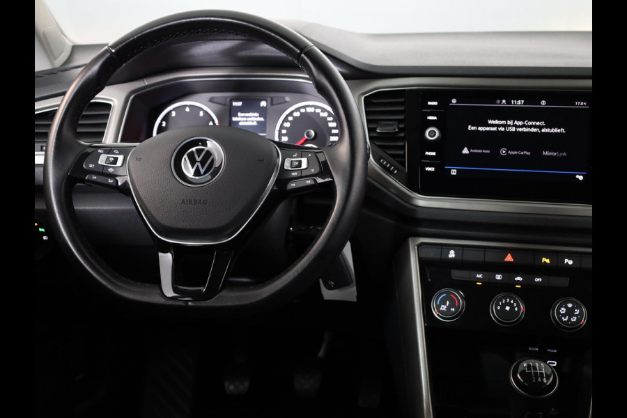 Volkswagen T-Roc 1.0 TSI Style 110 pk | Navigatie via App | Parkeersensoren (Park assist) | Adaptieve cruise control | Elektr. achterklep |