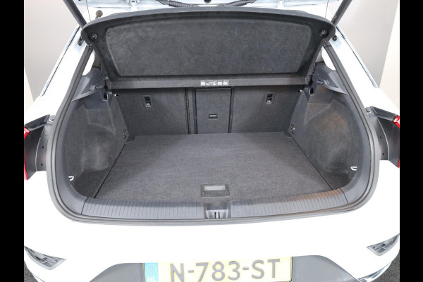 Volkswagen T-Roc 1.0 TSI Style 110 pk | Navigatie via App | Parkeersensoren (Park assist) | Adaptieve cruise control | Elektr. achterklep |