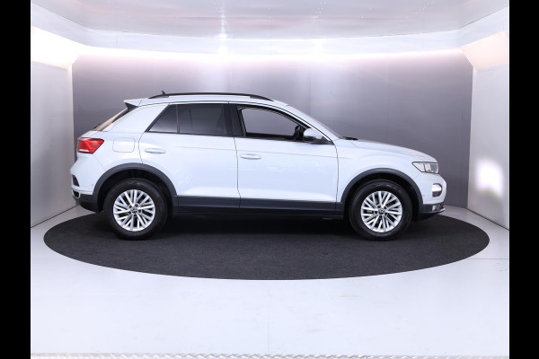 Volkswagen T-Roc 1.0 TSI Style 110 pk | Navigatie via App | Parkeersensoren (Park assist) | Adaptieve cruise control | Elektr. achterklep |