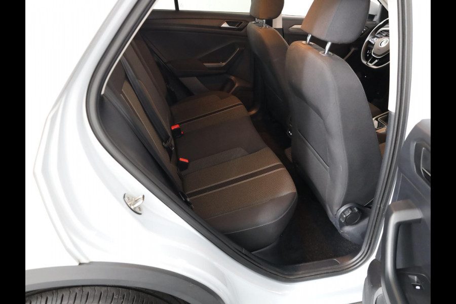 Volkswagen T-Roc 1.0 TSI Style 110 pk | Navigatie via App | Parkeersensoren (Park assist) | Adaptieve cruise control | Elektr. achterklep |