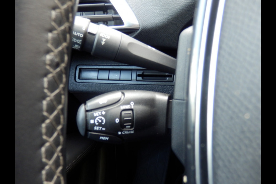 Peugeot 3008 1.2 130pk | PureTech BL Prem | Clima | Trekhaak | Leder |