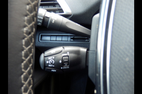 Peugeot 3008 1.2 130pk | PureTech BL Prem | Clima | Trekhaak | Leder |