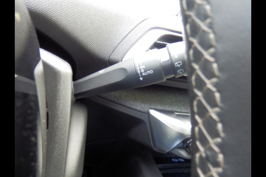 Peugeot 3008 1.2 130pk | PureTech BL Prem | Clima | Trekhaak | Leder |