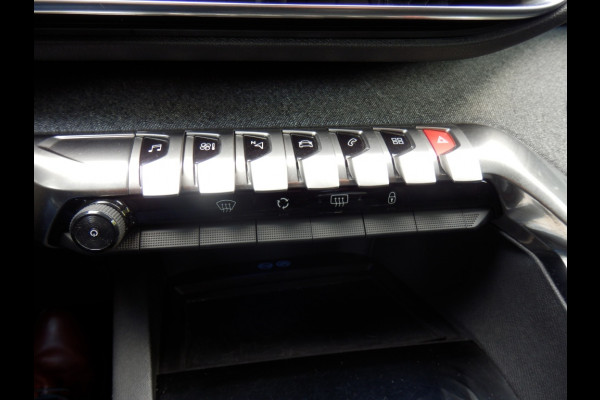 Peugeot 3008 1.2 130pk | PureTech BL Prem | Clima | Trekhaak | Leder |