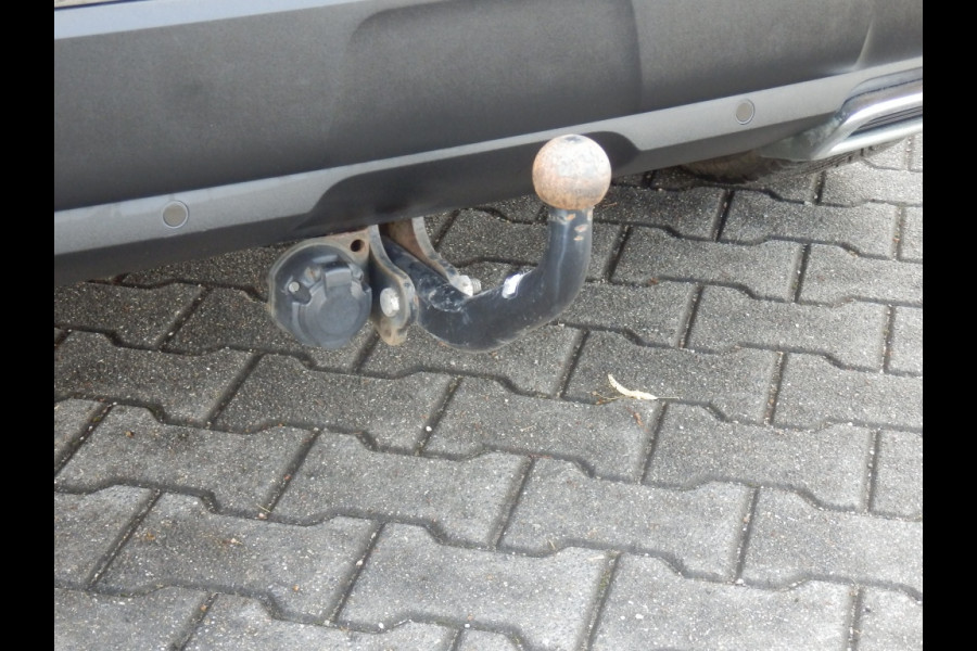 Peugeot 3008 1.2 130pk | PureTech BL Prem | Clima | Trekhaak | Leder |