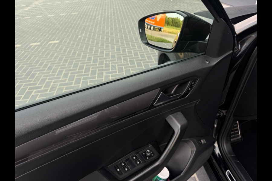 Volkswagen T-Roc 1.5 TSI SPORT DSG NAVI VIRTUAL CLIMATE PDC SPORTVELGEN