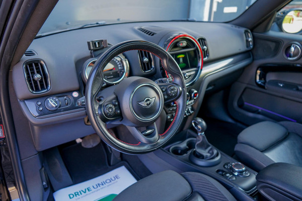 MINI Countryman 2.0 Cooper S ALL4 Chili | Panoramadak | Keyless | Trekhaak | Adaptieve cruise | Carplay | Stoelverwarming