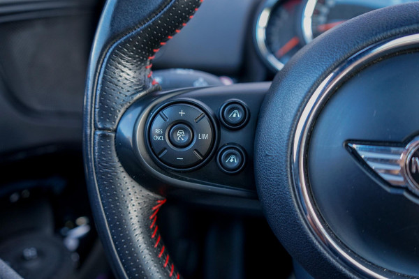 MINI Countryman 2.0 Cooper S ALL4 Chili | Panoramadak | Keyless | Trekhaak | Adaptieve cruise | Carplay | Stoelverwarming