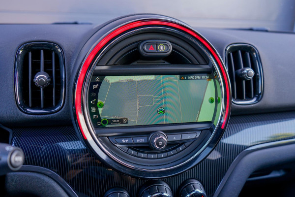 MINI Countryman 2.0 Cooper S ALL4 Chili | Panoramadak | Keyless | Trekhaak | Adaptieve cruise | Carplay | Stoelverwarming