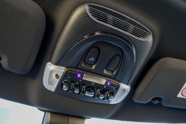 MINI Countryman 2.0 Cooper S ALL4 Chili | Panoramadak | Keyless | Trekhaak | Adaptieve cruise | Carplay | Stoelverwarming
