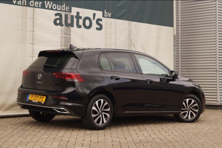Volkswagen Golf 2.0 TDI Life Active Edition -LED-ECC-PDC-NAVI-