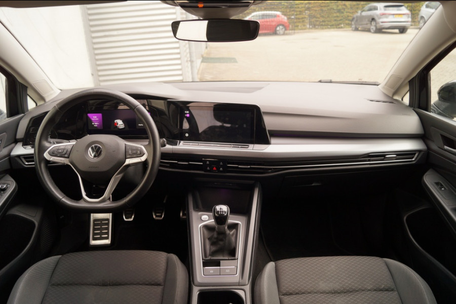 Volkswagen Golf 2.0 TDI Life Active Edition -LED-ECC-PDC-NAVI-