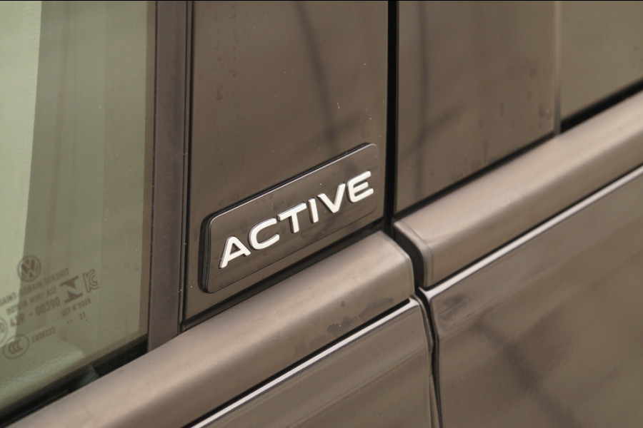 Volkswagen Golf 2.0 TDI Life Active Edition -LED-ECC-PDC-NAVI-
