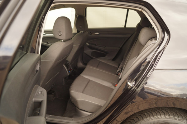 Volkswagen Golf 2.0 TDI Life Active Edition -LED-ECC-PDC-NAVI-