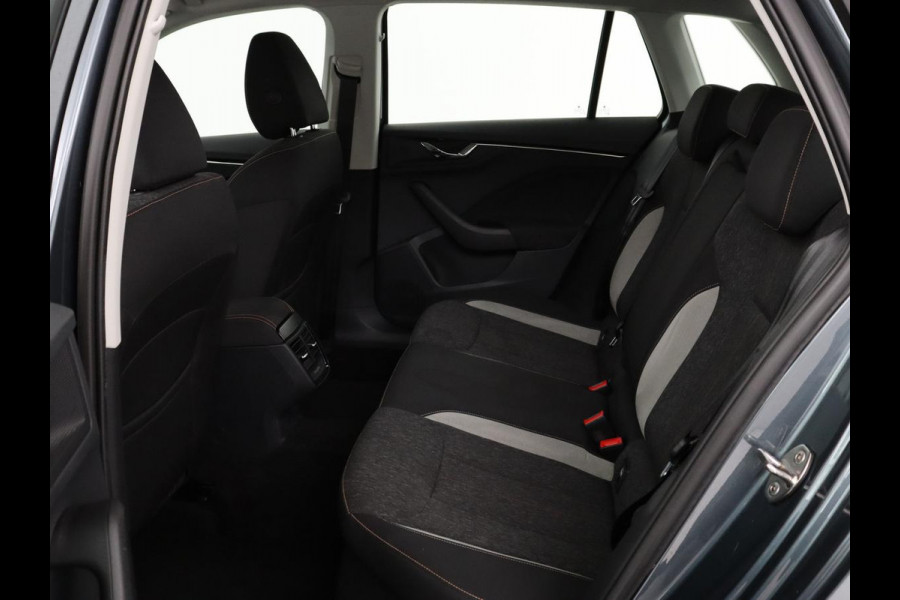 Škoda Kamiq 1.0 TSI Business Edition | Automaat | Stoelverwarming | Trekhaak | Carplay | Navigatie | Virtual Cockpit | Parkeerhulp | Climate control